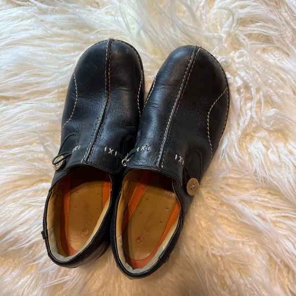 Clarks unstructured black slip on shoes size 9 1/2 - Picture 2 of 6
